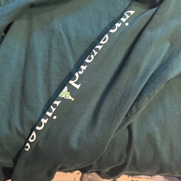 Vineyard Vines Forest Green Pocket Tee - Picture 2 of 3